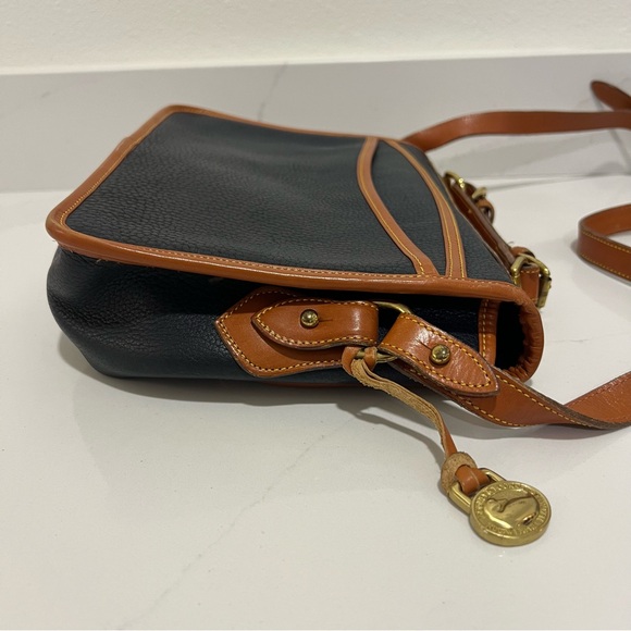 Vintage Dooney & Bourke Leather Crossbody Bag Navy Brown Pebbled Strap - Picture 4 of 13
